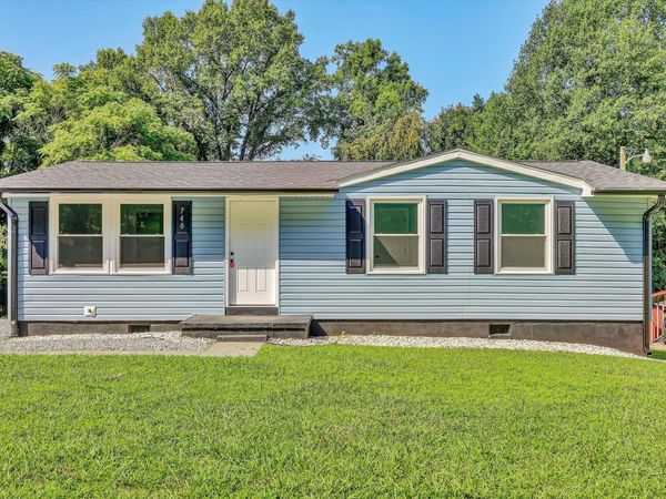 740 Chestnut Knob RD , Martinsville, VA 24112