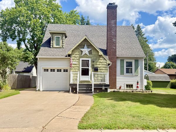 1015 Kimball ST, Sault Ste Marie, MI 49783