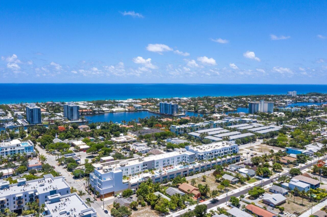 236 SE Fifth Avenue, Unit 303, Delray Beach, FL 33483 Photo
