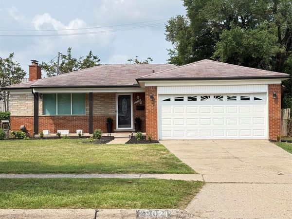 29021 Van Laan Drive, Warren, Mi 48092