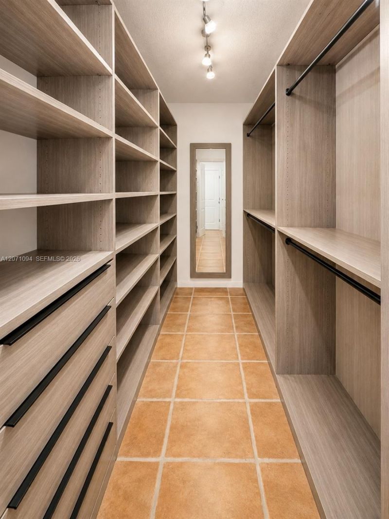 800 West Ave , Unit 817, Miami Beach, FL 33139 Photo