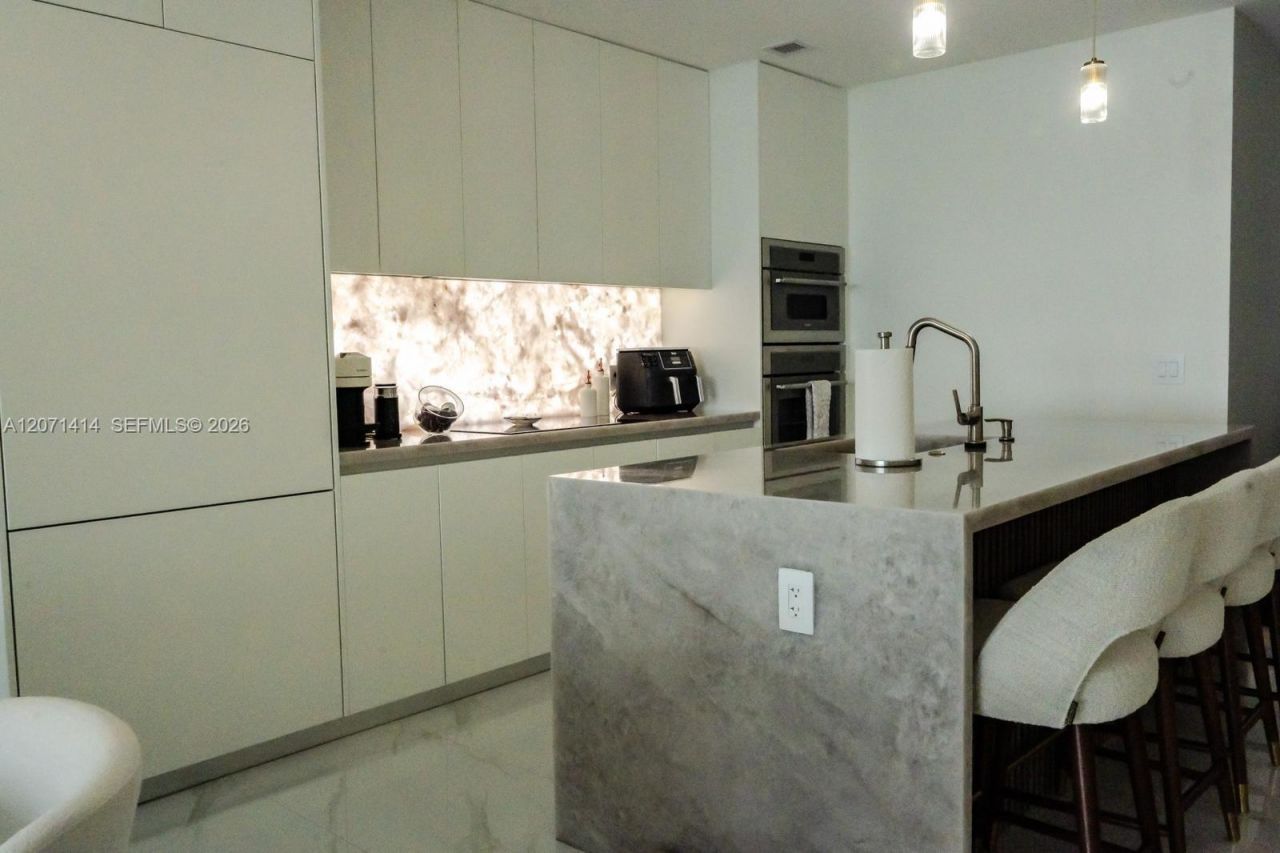 700 NE 24th St , Unit 1506, Miami, FL 33137 Photo