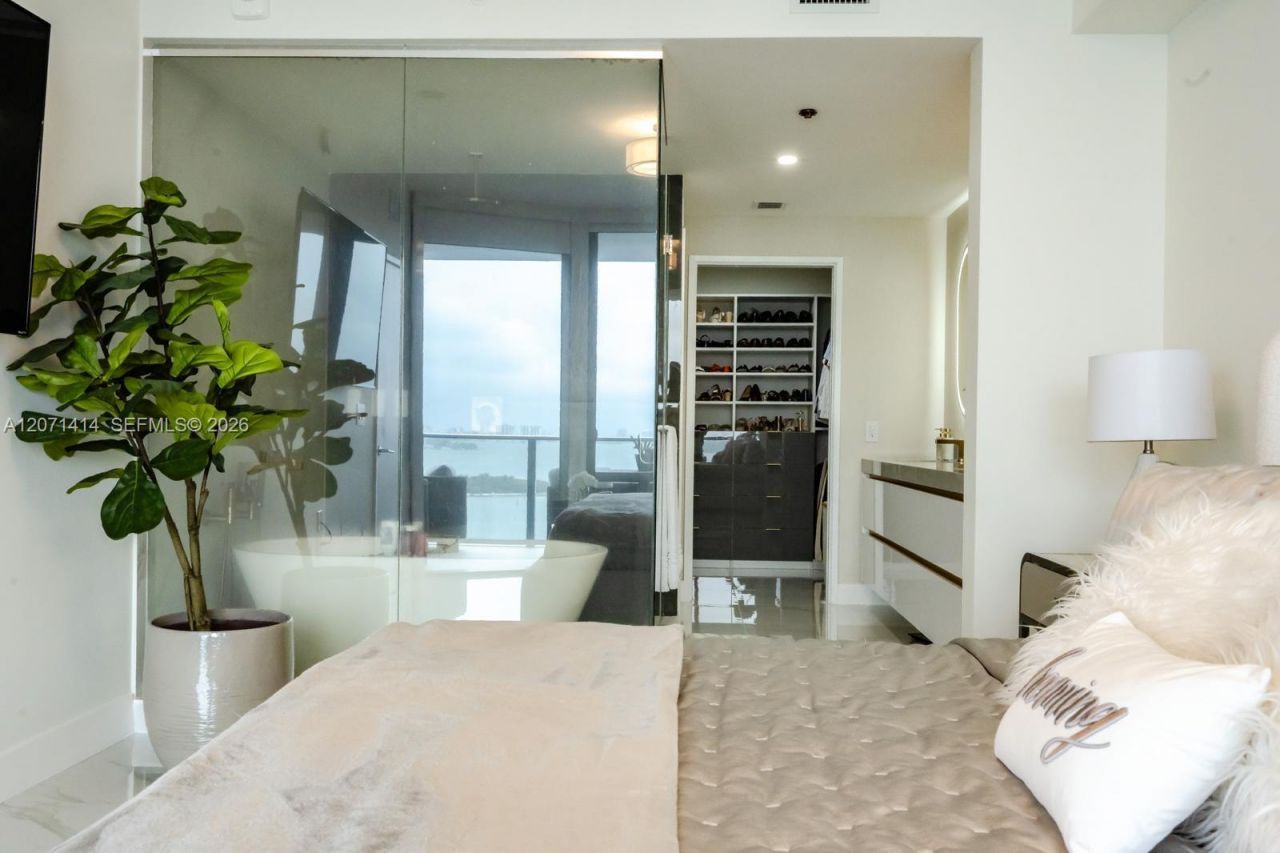 700 NE 24th St , Unit 1506, Miami, FL 33137 Photo