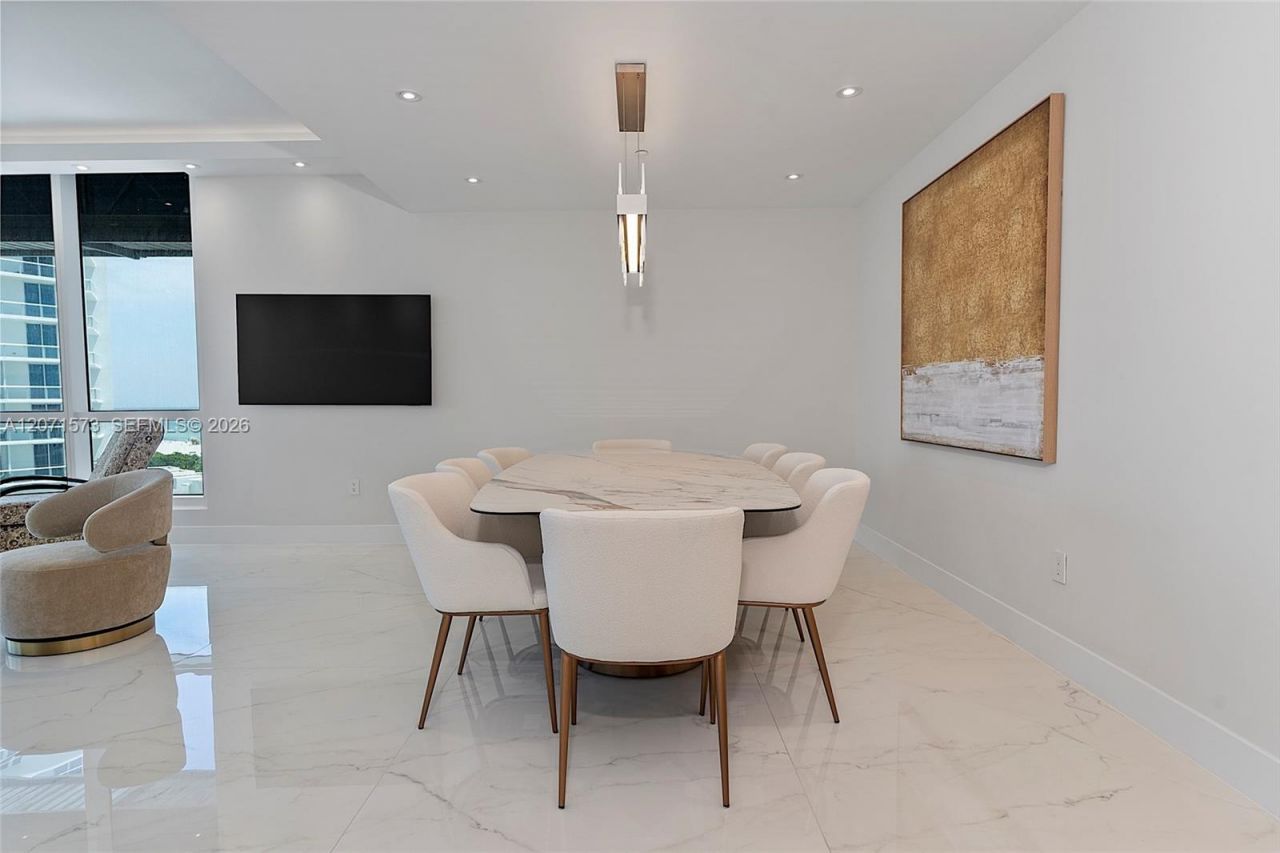 100 S Pointe Dr, Unit 910, Miami Beach, FL 33139 Photo