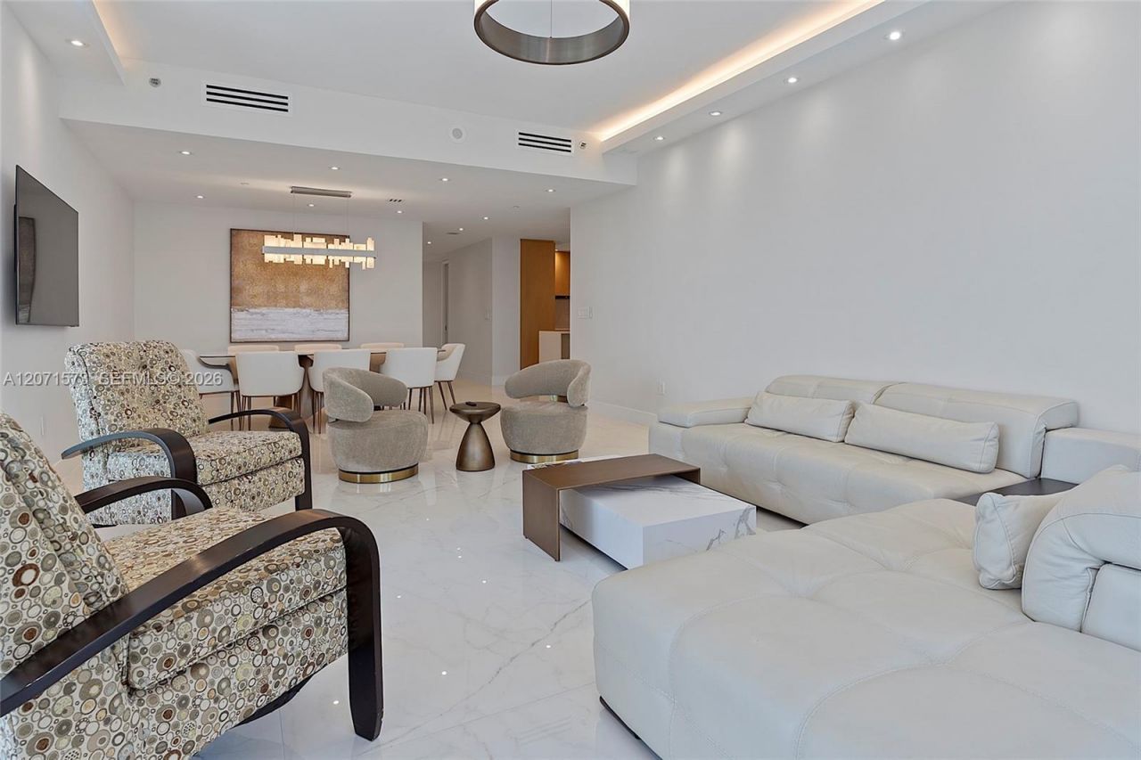 100 S Pointe Dr, Unit 910, Miami Beach, FL 33139 Photo