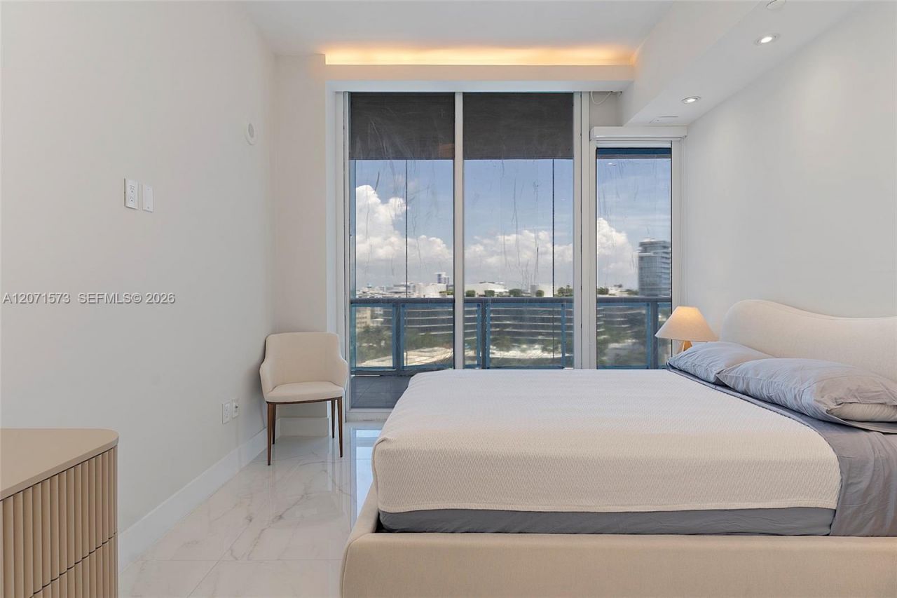 100 S Pointe Dr, Unit 910, Miami Beach, FL 33139 Photo