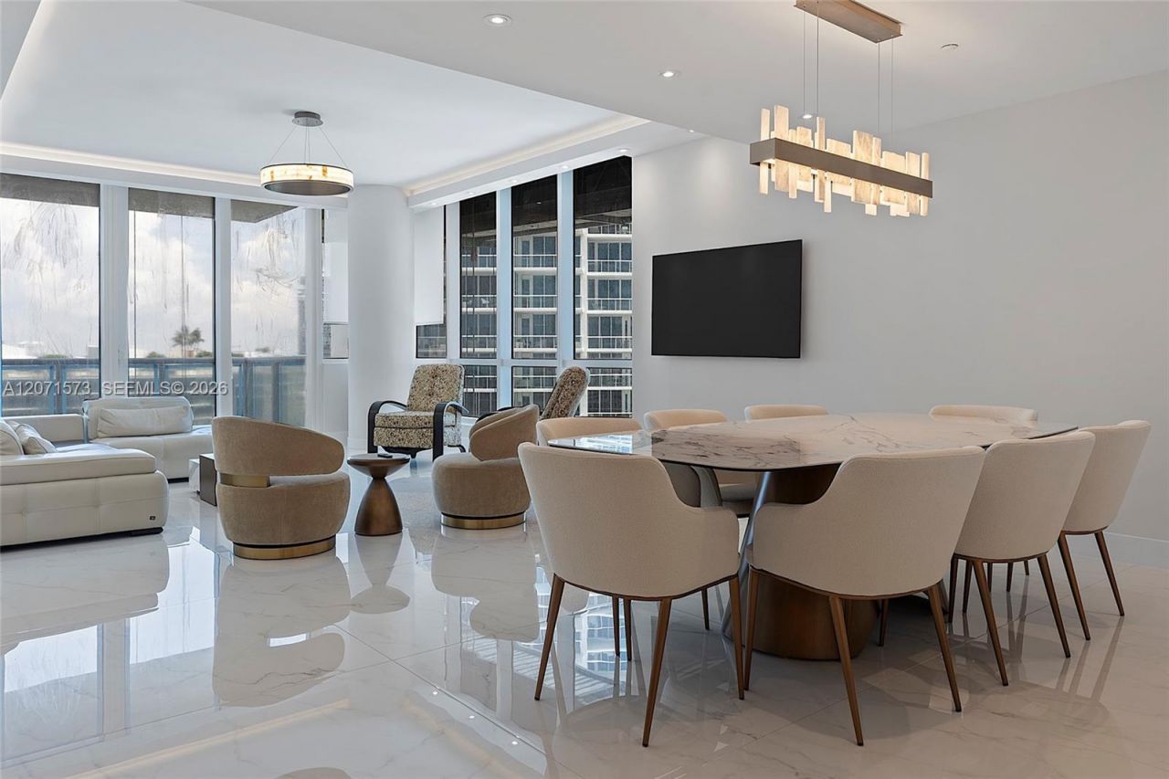 100 S Pointe Dr, Unit 910, Miami Beach, FL 33139 Photo