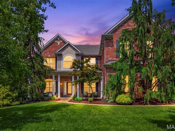 467 Oakshire Lane, St Louis, MO 63122