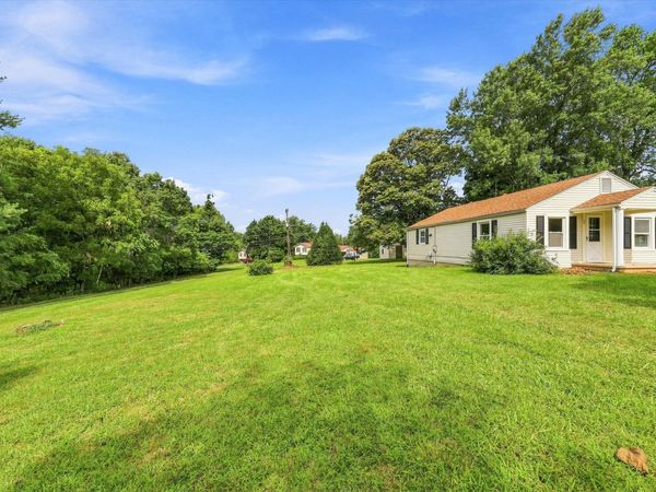 60 Chigger Ridge LN, Rocky Mount, VA 24151
