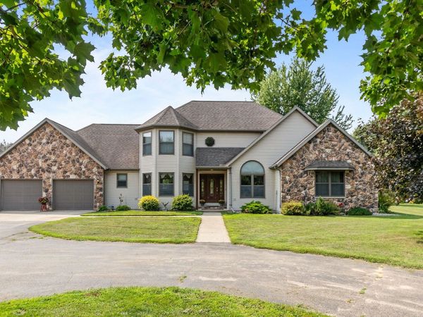 N6547 Buelow Road, New London, WI 54961