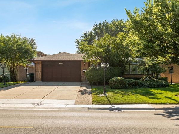 6936 N Kostner Avenue , Lincolnwood, IL 60712