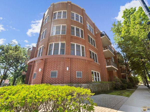 8200 Lincoln Avenue, Unit 304, Skokie, IL 60077