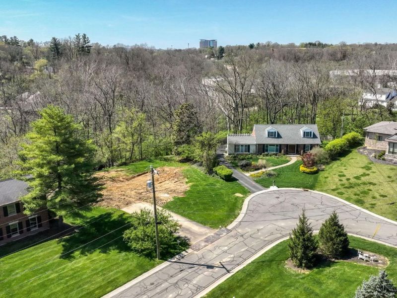 8800 Sandymar Drive, Sycamore Township, OH 45242 Photo 6