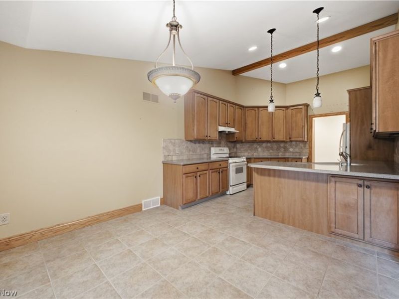 892 Mayfield Drive, Boardman, OH 44512 Photo 10