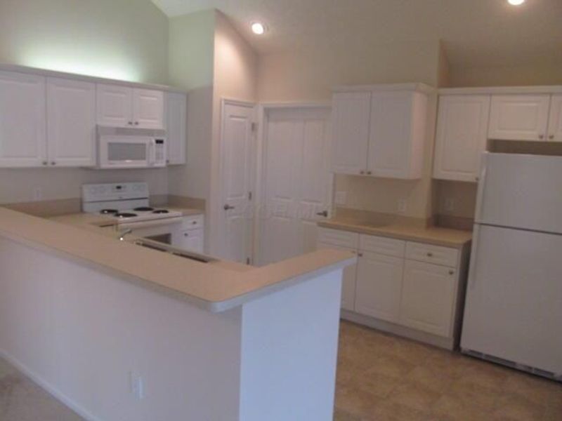 1413 Cascade Drive, Unit 20, Grove City, OH 43123 Photo 2