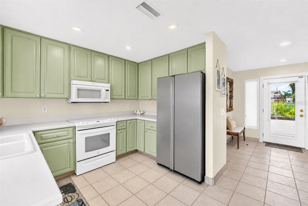 921 N Atlantic Avenue, New Smyrna Beach, FL 32169 Photo