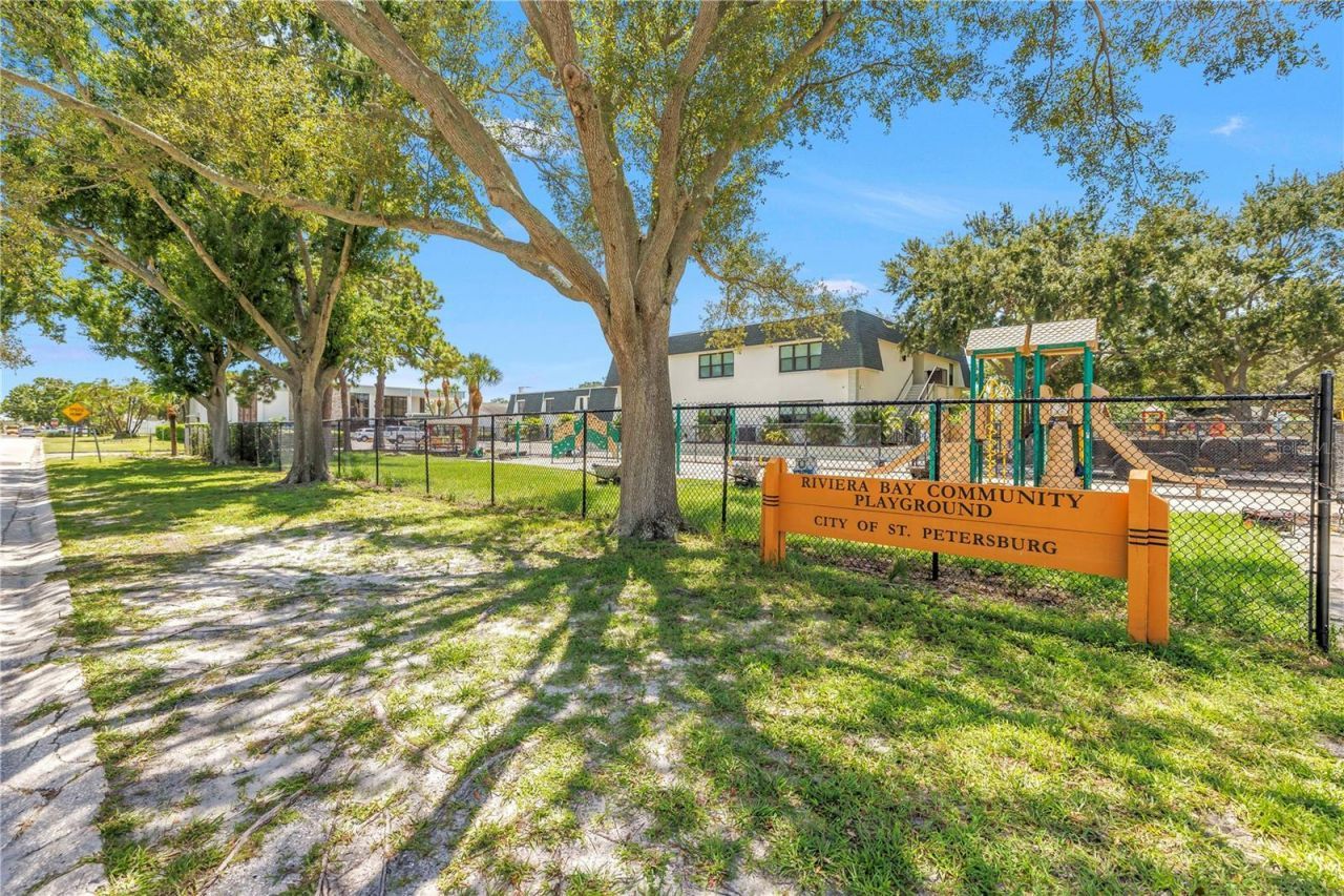 231 93rd Avenue N, Saint Petersburg, FL 33702 Photo