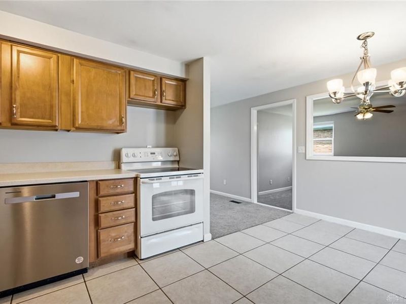 7700 Remmick Lane, Huber Heights, OH 45424 Photo 4