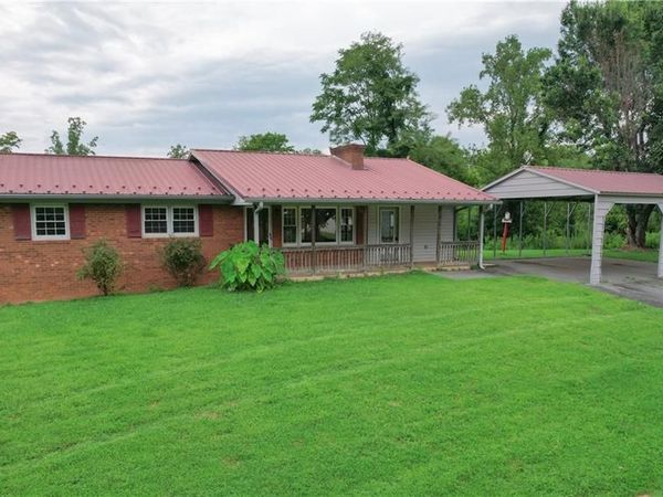 1106 Bob Mabe Road , Danbury, NC 27016