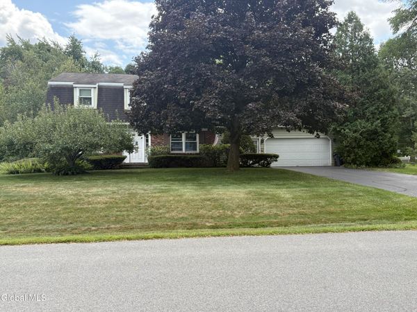 3 Mott Drive, Burnt Hills, NY 12027