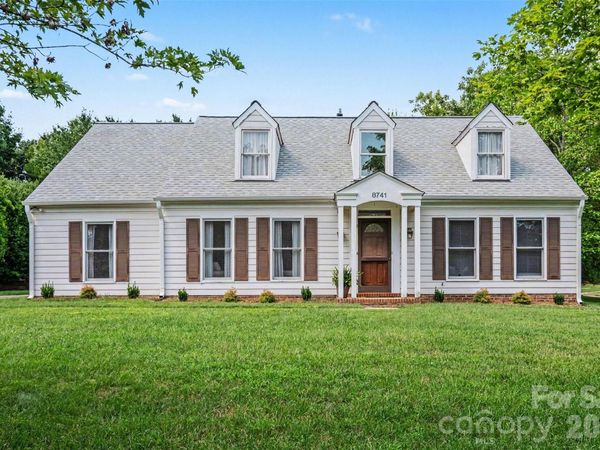 8741 Fieldgate Drive, Charlotte, NC 28277