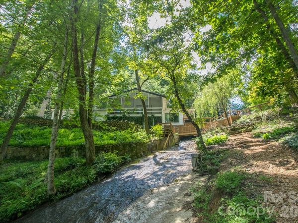 125 Little Willow Circle, Hendersonville, NC 28739