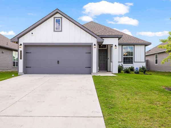 242 Boatright BLVD, Jarrell, TX 76537