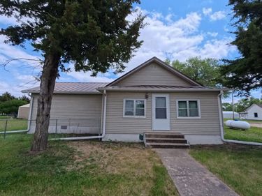 202 4th Street, Silver Creek, NE 68663