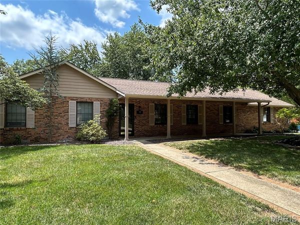 30 Fawn Meadows Drive, Swansea, IL 62226