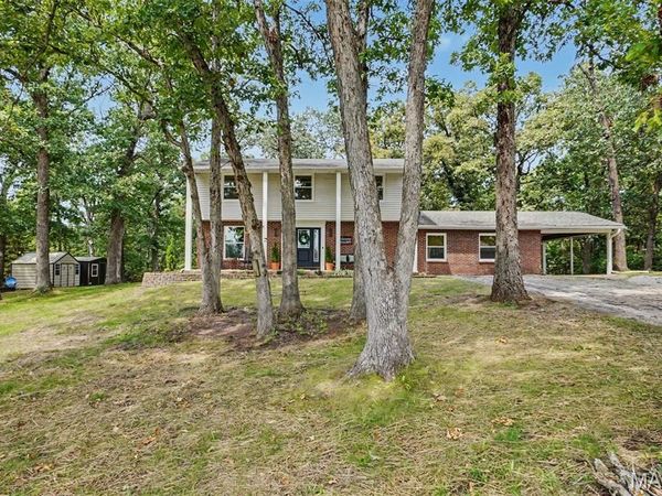 34 Oakwood Lane, Warrenton, MO 63383