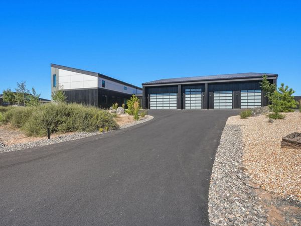 62333 McClain Drive, Bend, OR 97703