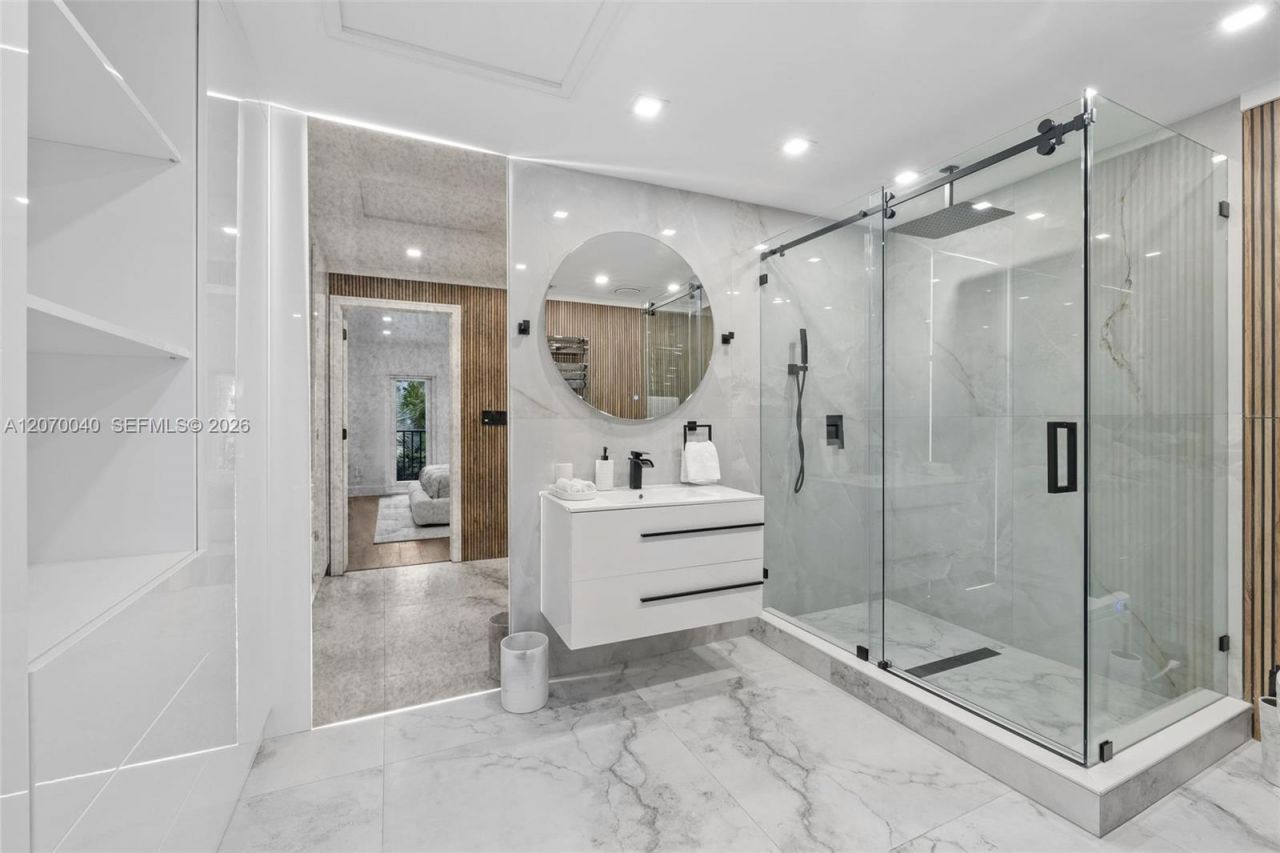 257 N Coconut Ln , Miami Beach, FL 33139 Photo