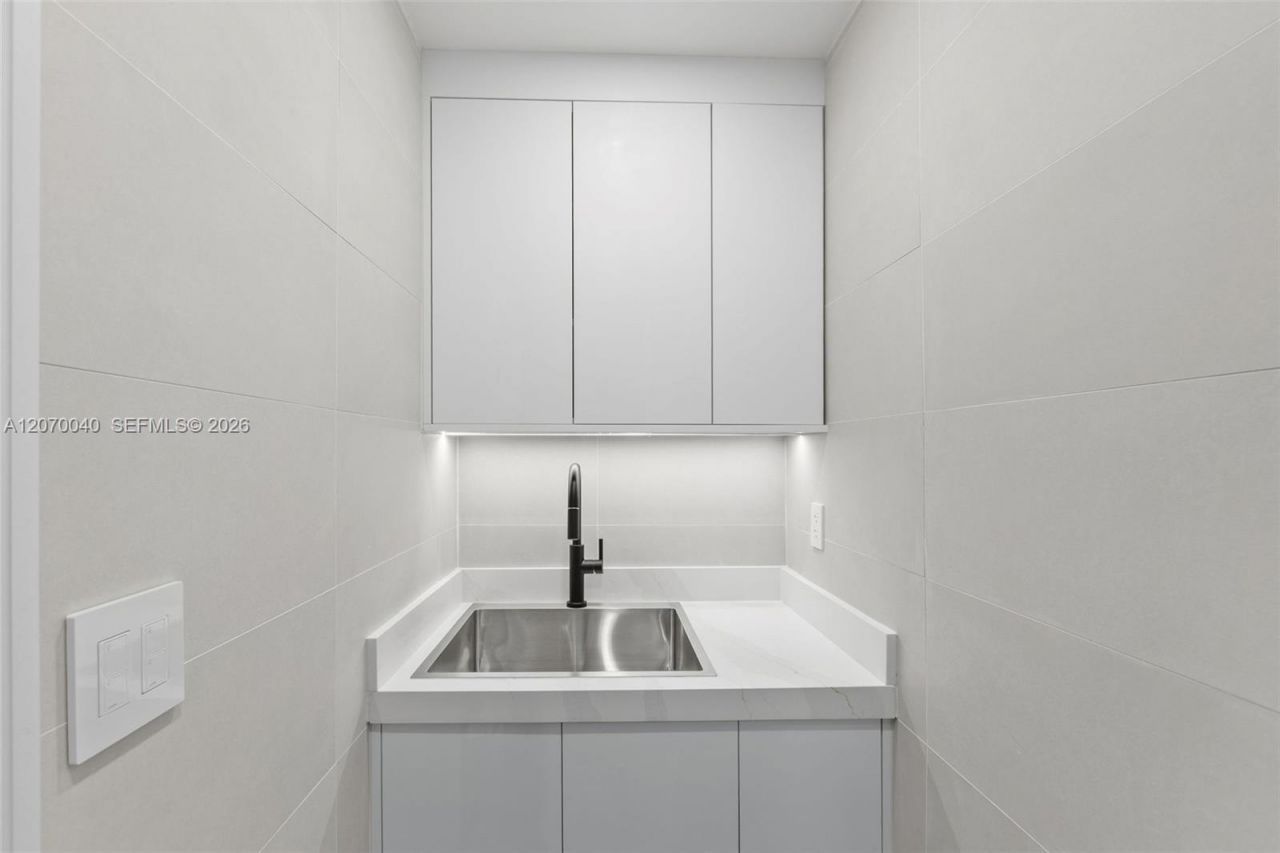 257 N Coconut Ln , Miami Beach, FL 33139 Photo