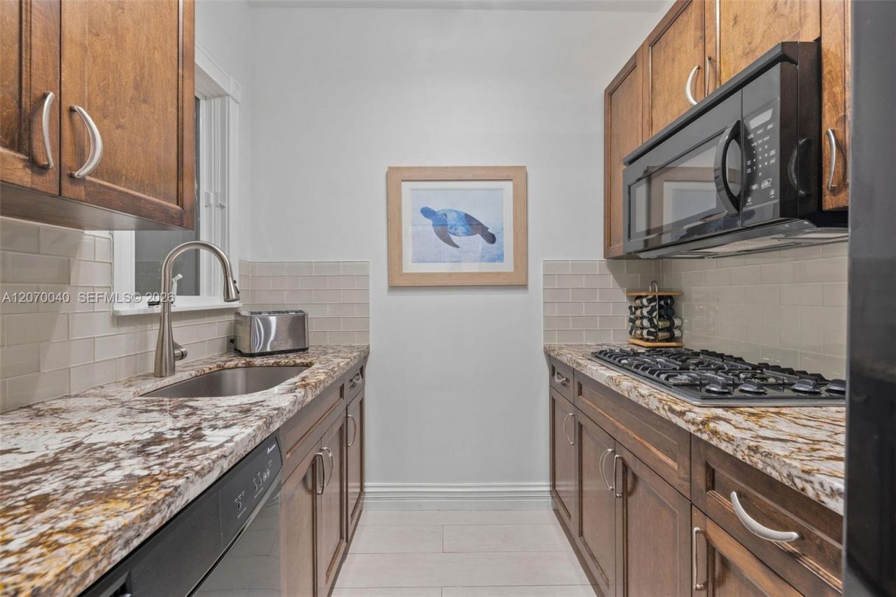 257 N Coconut Ln , Miami Beach, FL 33139 Photo