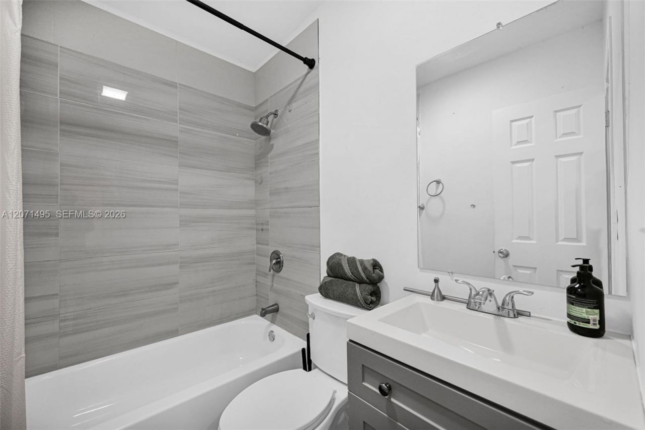 370 NE 87th St, El Portal, FL 33138 Photo