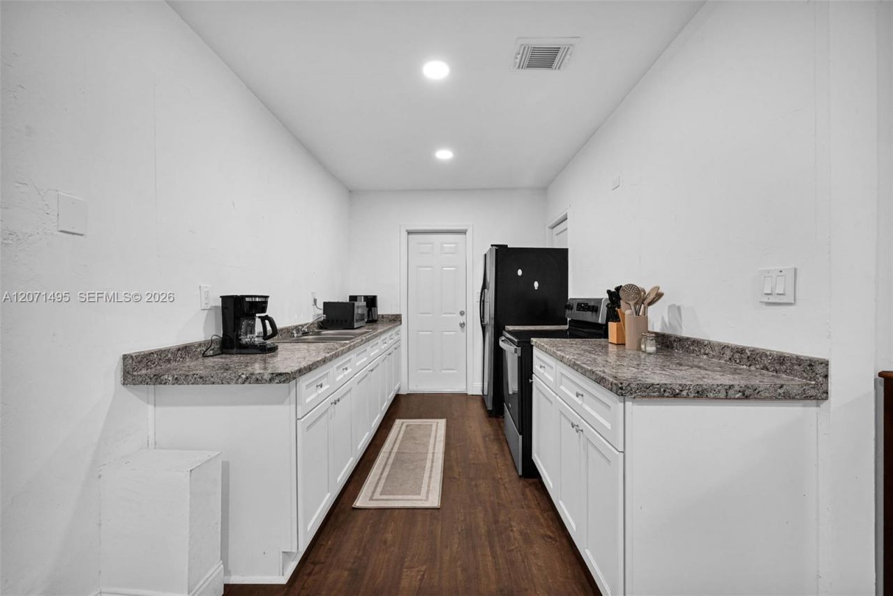 370 NE 87th St, El Portal, FL 33138 Photo