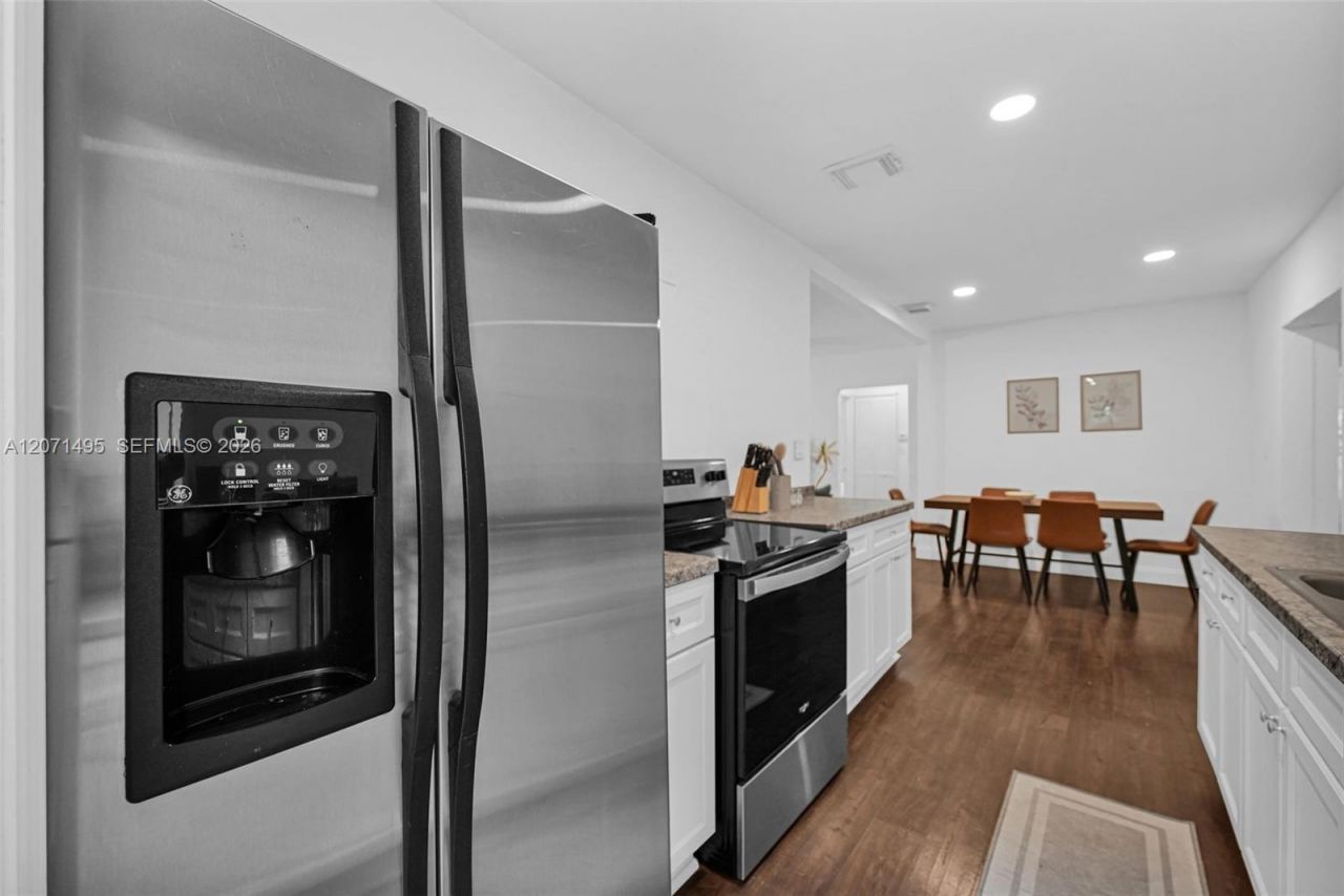 370 NE 87th St, El Portal, FL 33138 Photo