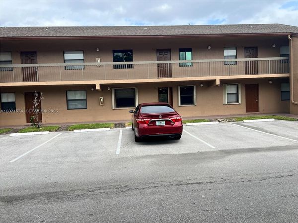 10005 Winding Lake Road , Unit 105, Sunrise, FL 33351