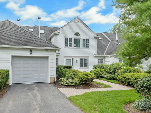 100 Brook Hills Circle , Unit 28B, White Plains, NY 10605