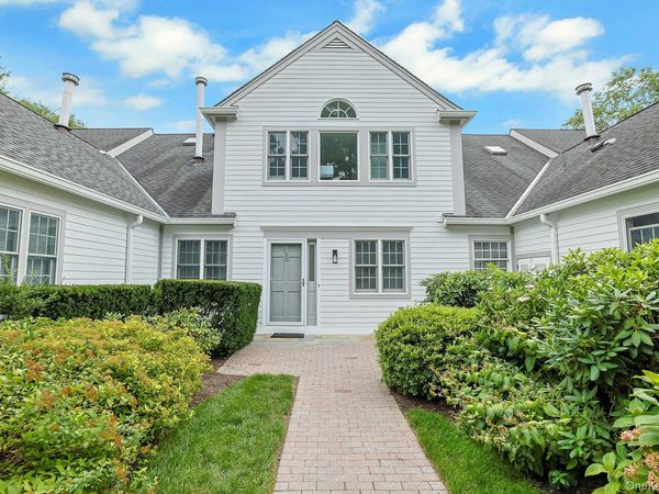 100 Brook Hills Circle , Unit 28B, White Plains, NY 10605