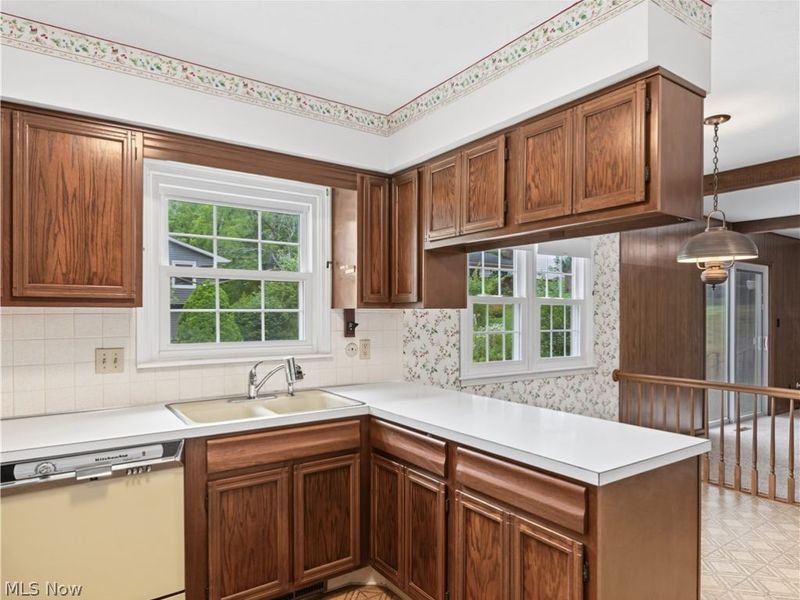 2724 Olentangy Drive, Akron, OH 44333 Photo 8