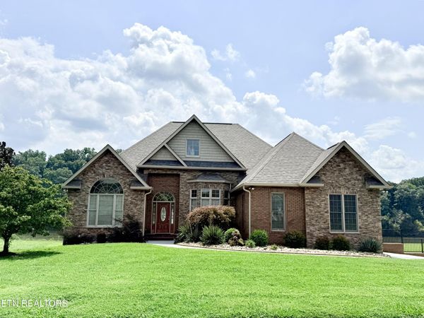 2772 River Island Blvd, Kodak, TN 37764