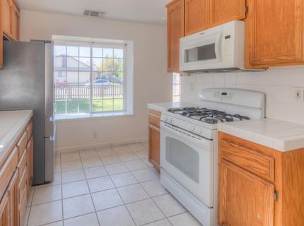 550 E 10th St, Lincoln, CA 95648 Photo