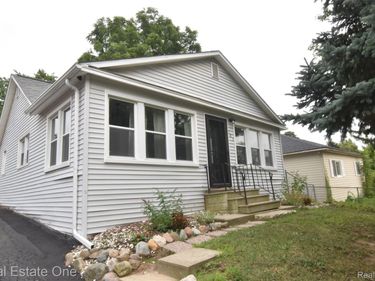 763 S Winding Drive, Waterford Township, Mi 48328