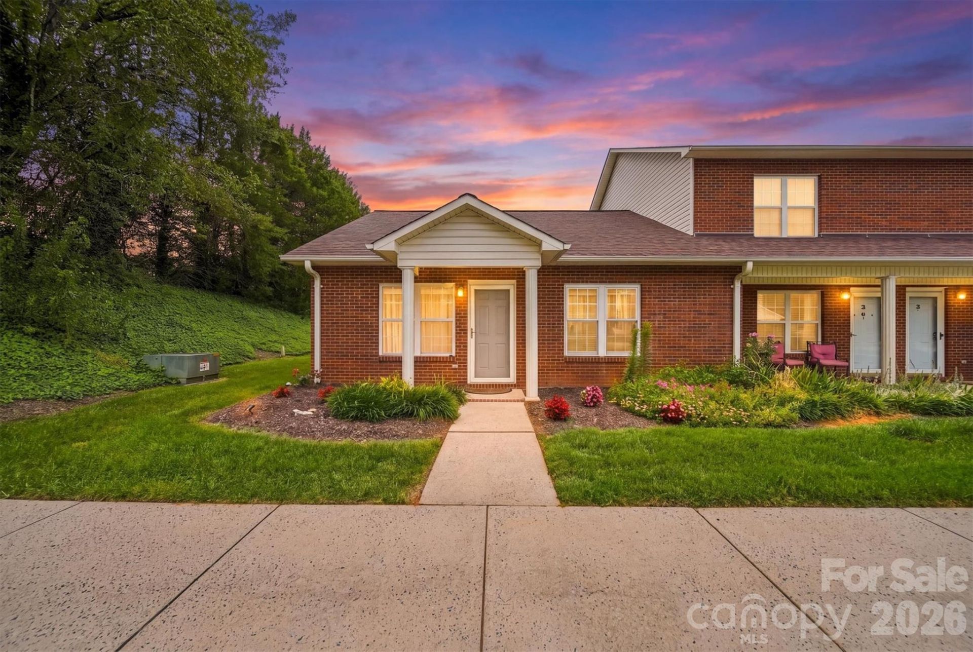 102 Brandywine Drive Ne, Unit M-1, Conover, NC 28613 Main Photo