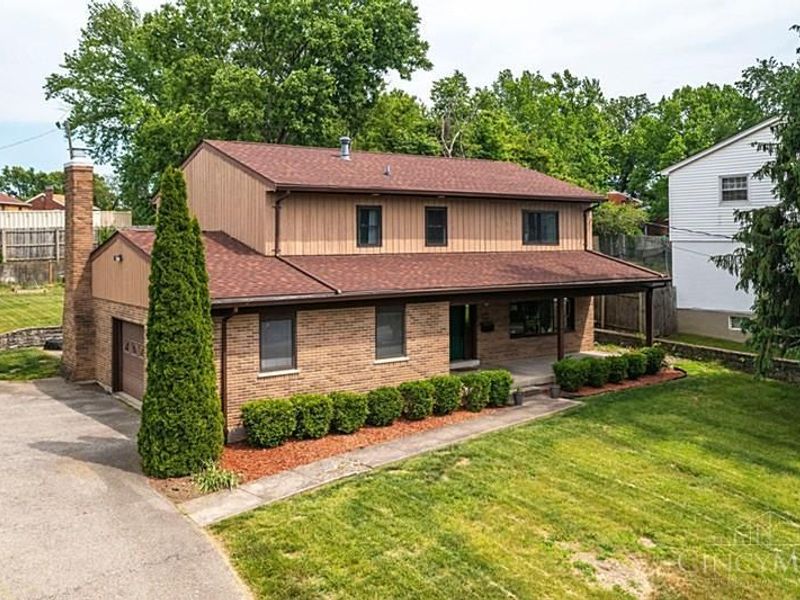 5558 Foxrun Court, Cincinnati, OH 45239 Photo 2