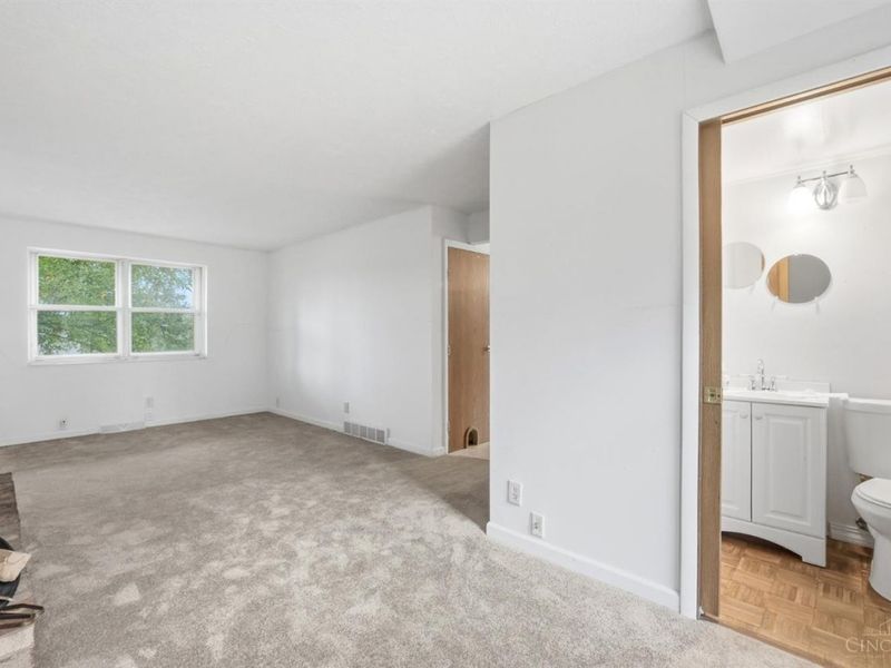 4357 Hubble Road, Green Township, OH 45247 Photo 14