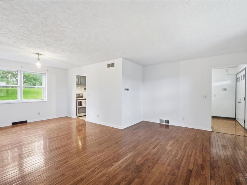 4357 Hubble Road, Green Township, OH 45247 Photo 8