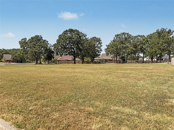 1445 N Angus Avenue , Tahlequah, OK 74464