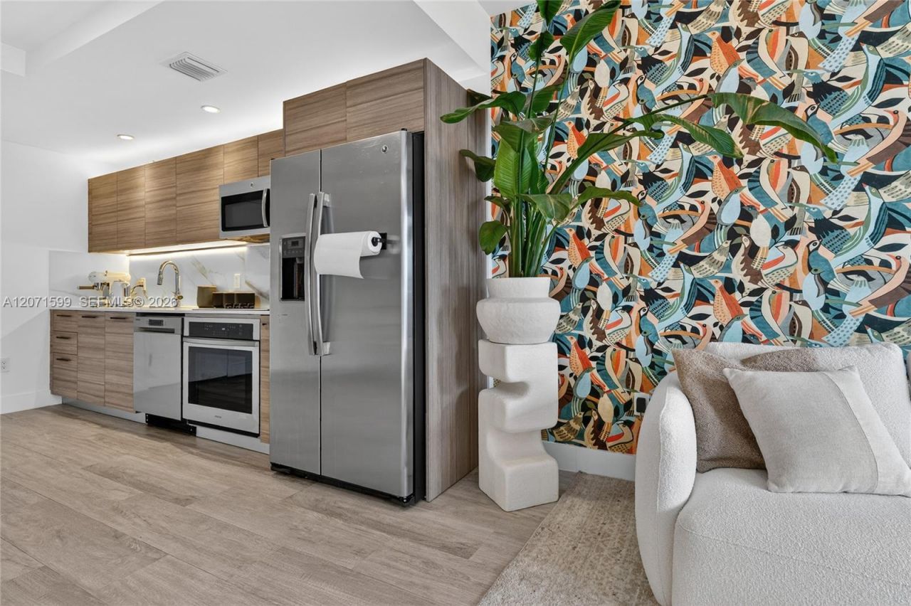 121 NE 34th St, Unit L305, Miami, FL 33137 Photo
